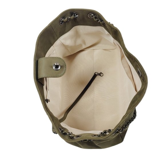 Chanel Green Tote Bag - Picture 2 of 11